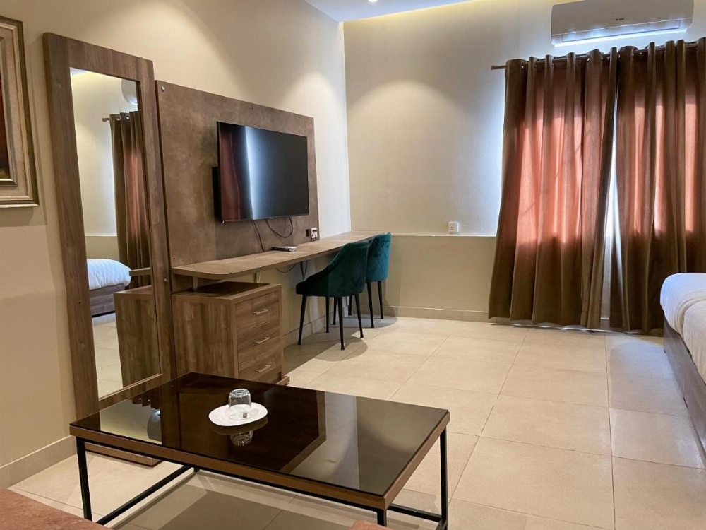 Room image 3